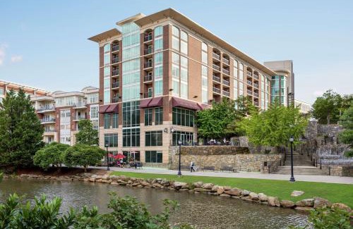 Greenville Downtown Hotel | Hampton Inn & Suites Greenville-Downtown-Riverplace