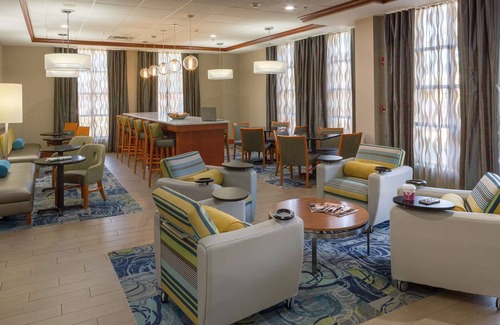 Downtown Knoxville Hotel | Hampton Inn & Suites Knoxville-Downtown