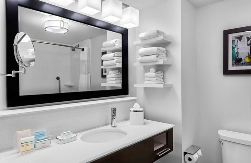 Hollywood Hotel | Hampton Inn & Suites Los Angeles/Hollywood