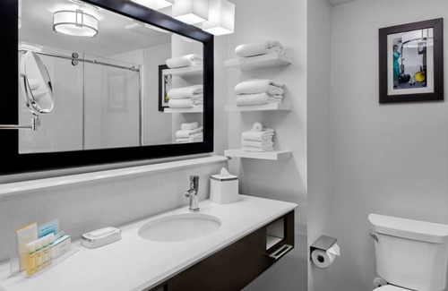 Hollywood Hotel | Hampton Inn & Suites Los Angeles/Hollywood