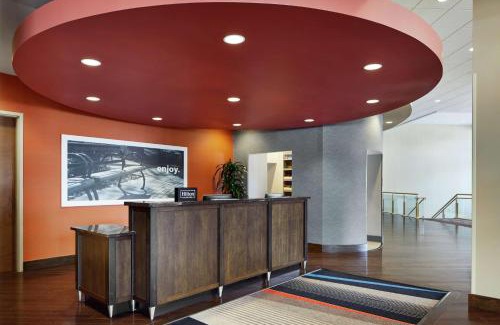 Mount Prospect Hotel | Hampton Inn & Suites Mt. Prospect
