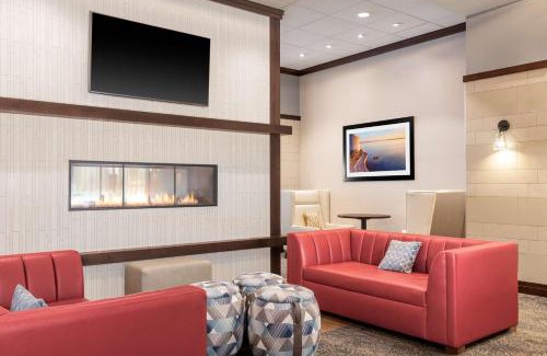Madison Hotel | Hampton Inn & Suites Madison Downtown