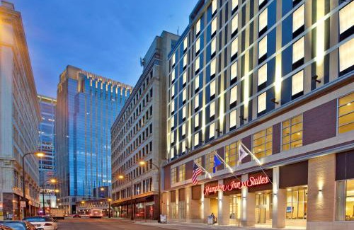 Downtown West Hotel | Hampton Inn & Suites - Minneapolis/Downtown