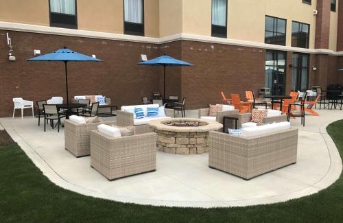 Granville Hotel | Hampton Inn & Suites Morgantown/University Town Centre