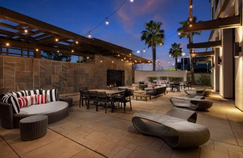 Napa Hotel | Hampton Inn & Suites - Napa, CA
