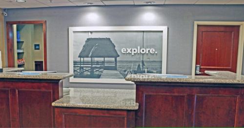 Norfolk - Virginia Beach Hotel | Hampton Inn & Suites Norfolk-Airport