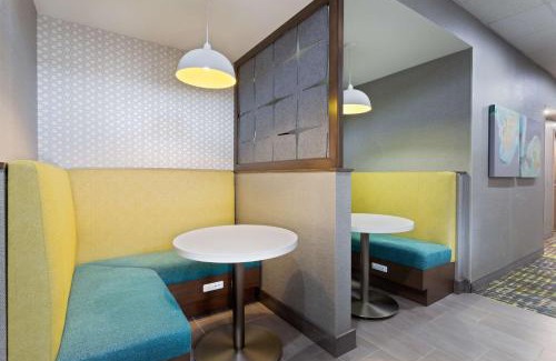 Southwest Orlando Hotel | Hampton Inn & Suites Orlando International Drive North