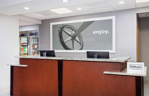 Southwest Orlando Hotel | Hampton Inn & Suites Orlando International Drive North