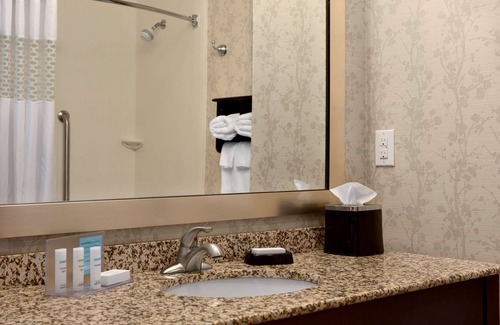 Parkersburg Hotel | Hampton Inn & Suites Parkersburg Downtown