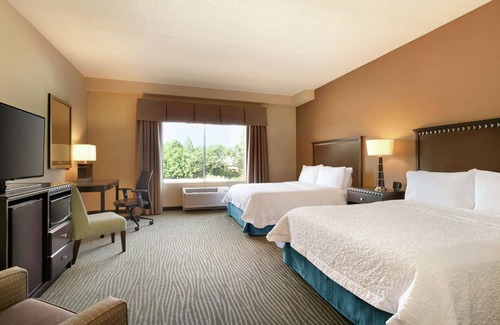 Parkersburg Hotel | Hampton Inn & Suites Parkersburg Downtown