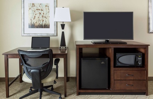 North Wales Hotel | Hampton Inn & Suites Philadelphia Montgomeryville