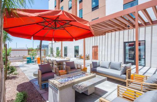 Gilbert Hotel | Hampton Inn & Suites Phoenix - East Mesa in Gilbert