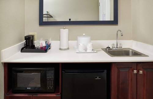 Rogers Hotel | Hampton Inn & Suites Rogers