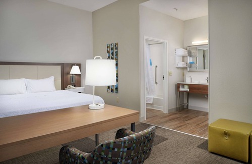 Rogers Hotel | Hampton Inn & Suites Rogers