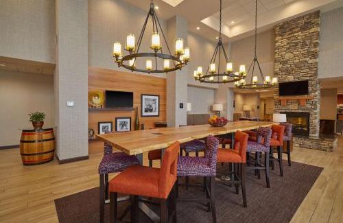 Roseburg Hotel | Hampton Inn & Suites Roseburg