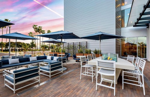 San Diego Hotel | Hampton Inn & Suites San Diego Airport Liberty Station
