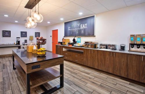 Seffner Hotel | Hampton Inn & Suites Tampa East Casino Area