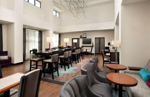 Tupelo Hotel | Hampton Inn & Suites Tupelo/Barnes Crossing