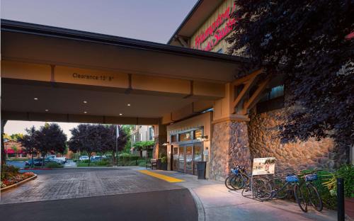 Windsor Hotel | Hampton Inn & Suites Windsor-Sonoma Wine Country
