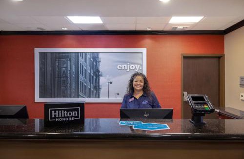 Victoria Hotel | Hampton Inn Victoria