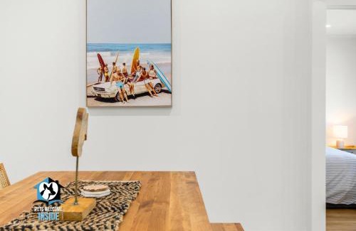 Encounter Bay House | Hampton's Style Holiday Retreat - close to the beach!