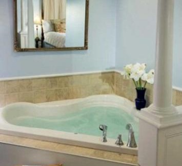 Lenox Hotel | Hampton Terrace Inn