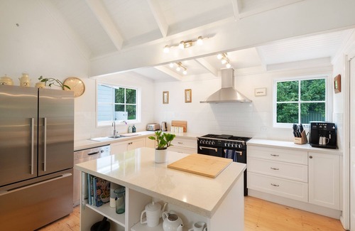 Mollymook House | Hamptons charm at Nantucket in Mollymook