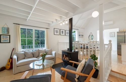 Mollymook House | Hamptons charm at Nantucket in Mollymook