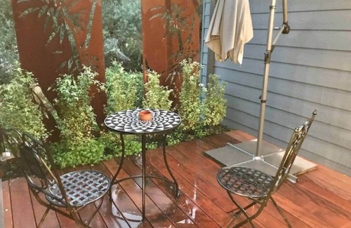Rye House | Hamptons In Rye Green Room 3 Mins to Hot Springs!