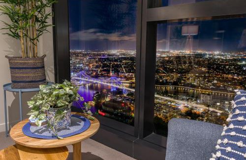 Brisbane Central Business District Apartment | Hamptons Retreat on Level 77 Skytower