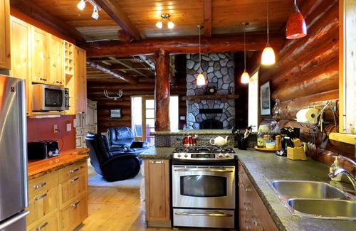 Otter Point Cabin | Handsome Dan's at Otter Point