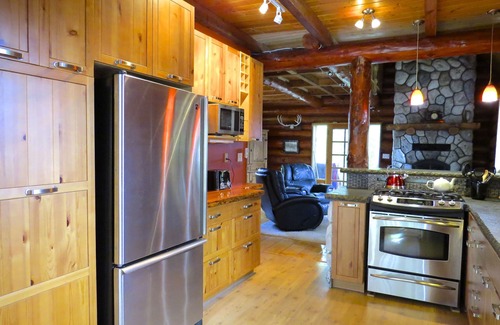 Otter Point Cabin | Handsome Dan's at Otter Point