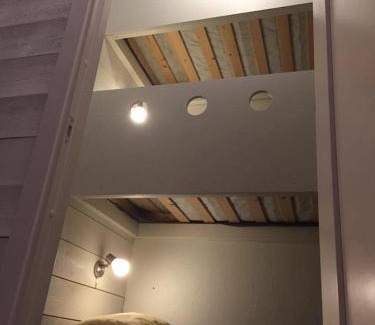 Larbro Apartment | Hangvar Skola Musiksalen
