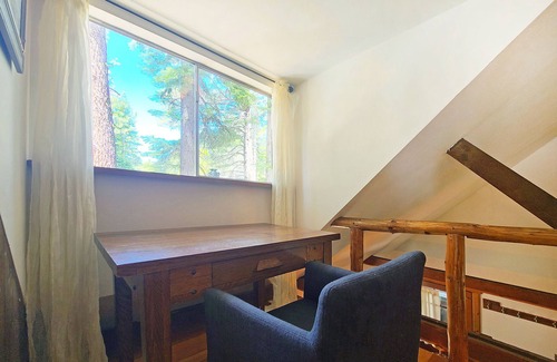 Tahoma Cabin | Hanna's Cabin - 1 bedroom, loft 1 bathroom