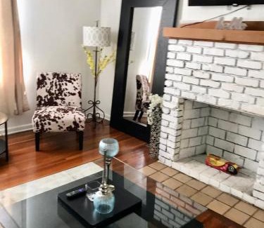 Thomaston House | Hannah House South Cozy country living near the city