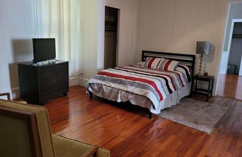 Thomaston House | Hannah House South Cozy country living near the city