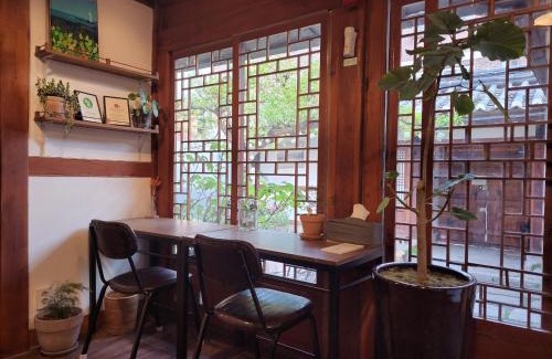 Gahoe-dong House | Hanok Got