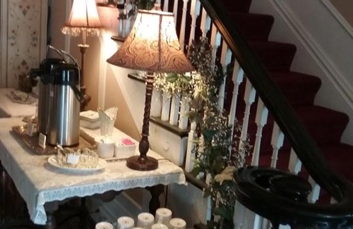 Downtown Niagara Falls Bed & Breakfast | Hanover House Bed and Breakfast