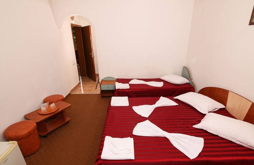 Predeal Apartment | HANUL COTUL DONULUI- Triple Room