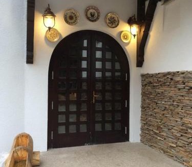 Obarsia Lotrului Hotel | Hanul Haiducilor