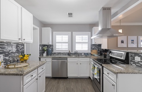Hapeville House | Hapeville Haven is just 7 mins from Hartsfield Jackson International Airport.