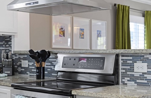 Hapeville House | Hapeville Haven is just 7 mins from Hartsfield Jackson International Airport.
