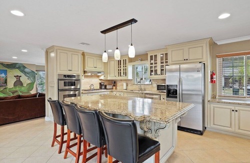 Southeast Anaheim House | Happiest Vacation Homes -Disney Getaway | Pool, Mini-Golf, Themed Rooms