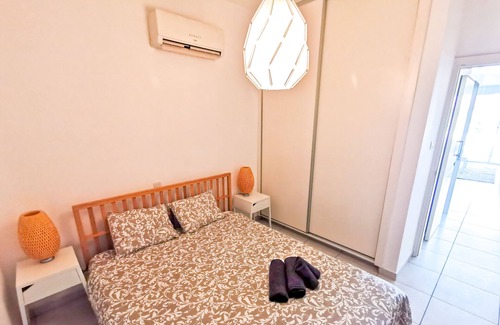 Larnaca District Apartment | Happy Day Dreamer Apartments - Coral Beach Suite