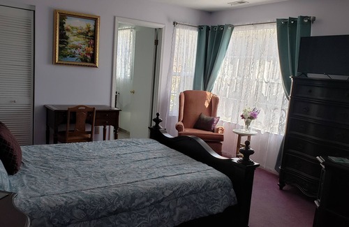 Harbor Springs Bed & Breakfast | Happy Days and Nights - Petite Pearl