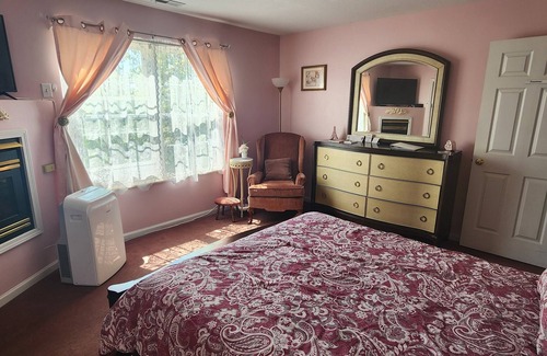 Harbor Springs Bed & Breakfast | Happy Days and Nights - Frontenac