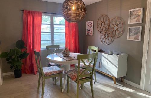 Lakeland House | Happy Days at Two Oaks