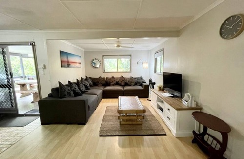 Eurong House | Happy Days Beach House - Fraser Island