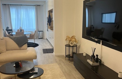 Sint-Pieters-Woluwe Apartment | Happy family