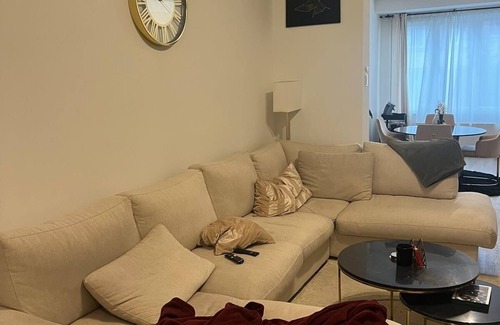 Sint-Pieters-Woluwe Apartment | Happy family